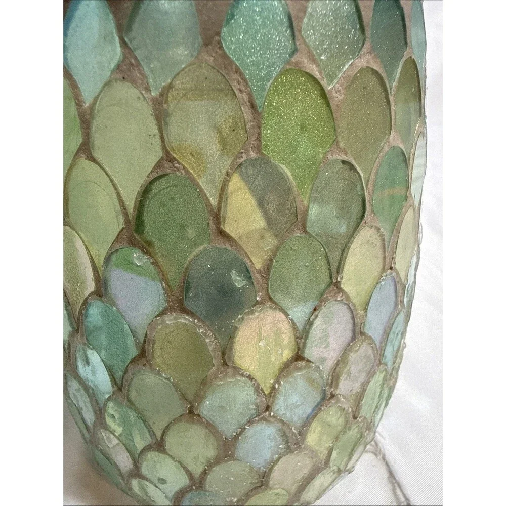 Scentsy across holding plaster